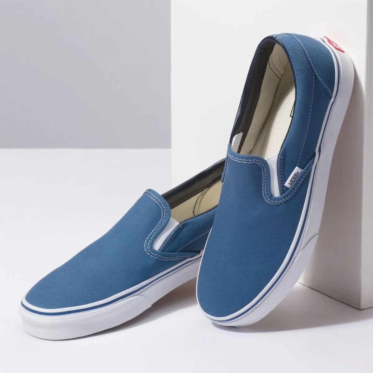 ZAPATILLAS VANS - CLASSIC SLIP-ON NAVY